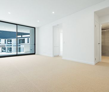 HIGH END & HIGH UP | TOP FLOOR APARTMENT - Photo 4