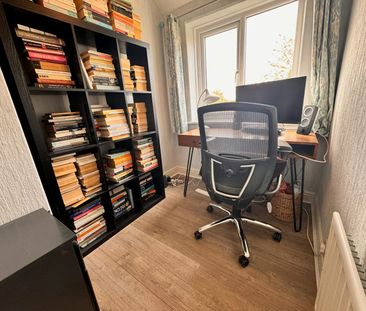 Semi-detached house to rent on - Photo 2