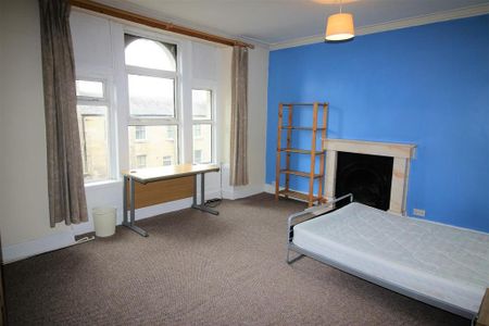 6 bedroom private hall to rent - Photo 3