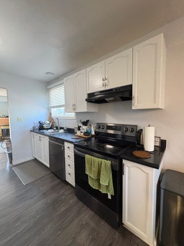 38 McKeown Cres, Loyalist, ON K7N 1Y3 - Photo 4