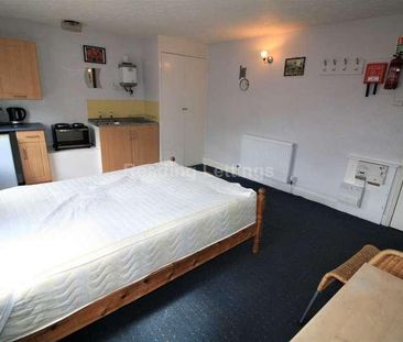 Bedsit - Southampton Street, Reading, RG1 - Photo 1