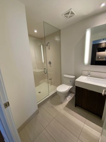 For Lease - 10 York Street Unit# 3009, Toronto, Ontario - Photo 2