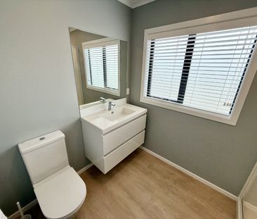 64 Glen Road, Stokes Valley - Photo 6