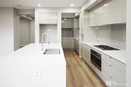 Modern Family Home in Prime Location - Photo 3