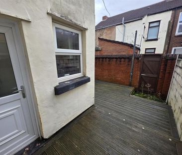 2 bedroom terraced house to rent - Photo 6