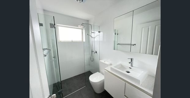 Perfect Beachside Apartment Ready for Summer | $1100 Per Week - Photo 1