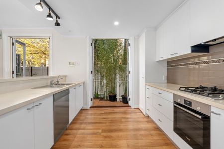 8 Capistrano Place, Port Melbourne VIC 3207 - Townhouse For Rent | Domain - Photo 3
