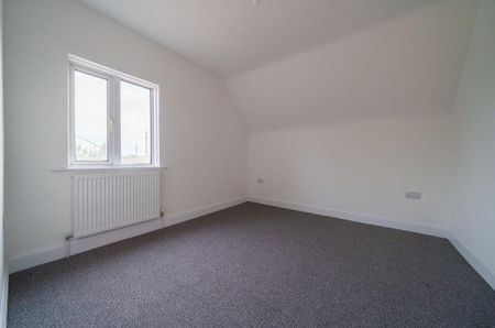 4 bedroom semi-detached house to rent - Photo 4