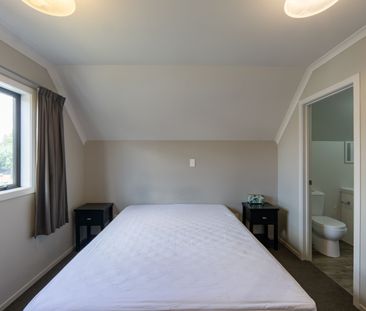 Double storied apartment with an easy walk to city centre - Photo 2