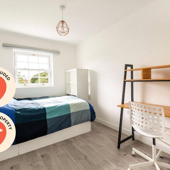 1 bedroom in a house share to rent - Photo 1