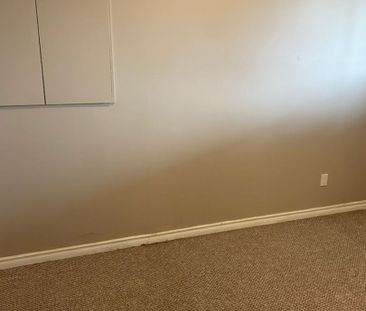 554 Senick Cres (Lower Unit), Saskatoon - Photo 2
