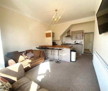 4 bedroom apartment to rent - Photo 2