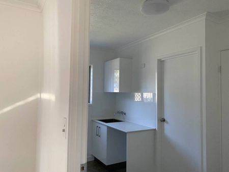 VILLA-STYLE TOWNHOUSE IN QUIET LOCATION - Photo 5