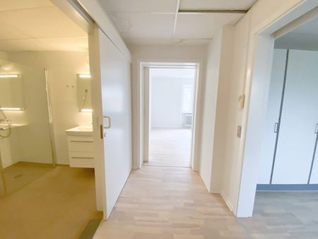 Rummelig 2-værelses lejlighed i Nørresundby - Photo 4