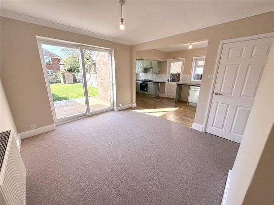 3 bedroom semi-detached house to rent - Photo 1