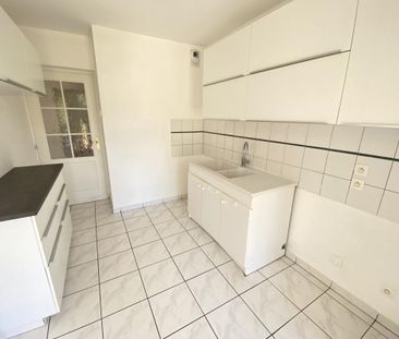 Location Appartement 4 pièces 85m² SEVRIER 74320 - Photo 3