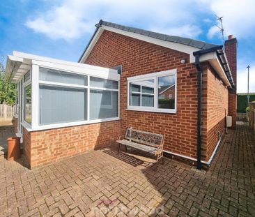 2 bedroom detached bungalow to rent - Photo 2