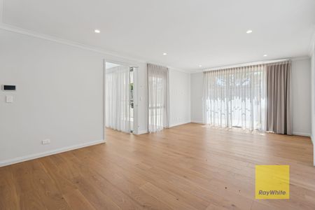 Brand New, Two-Storey Residence in Prime Shenton Park Location - Photo 3