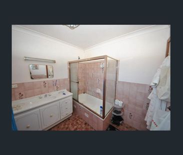 5br House for Lease - Available from 4 December 2025 - Photo 2