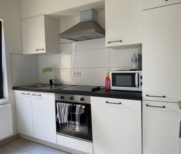 Gerenoveerd mooi appartement in centrum Eeklo! - Photo 4
