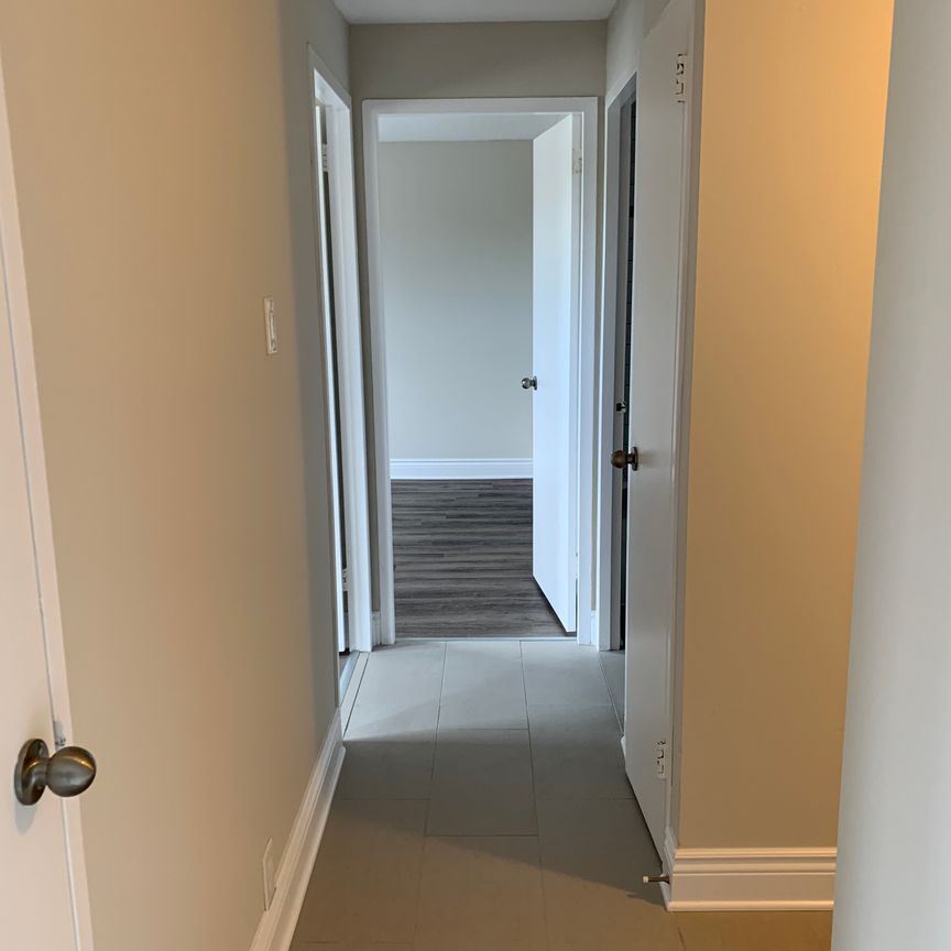 215 Clarence Street Apartments - Photo 1