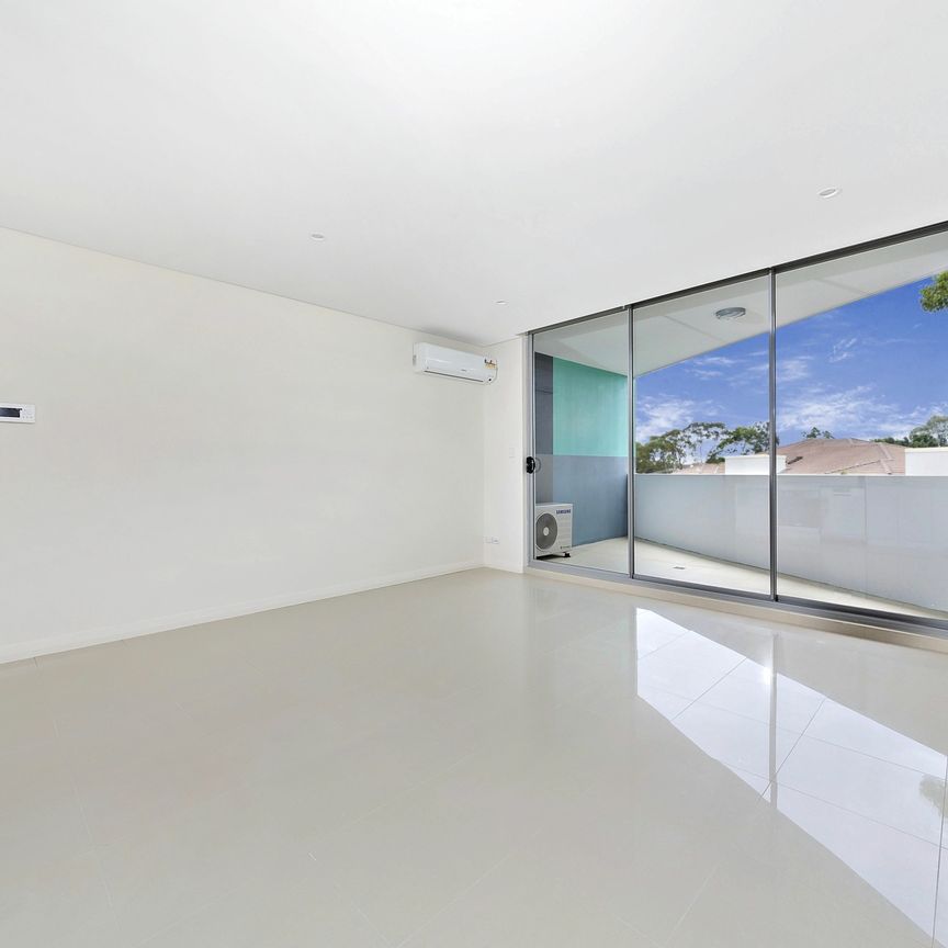 IDEAL LOCATION! - Photo 1