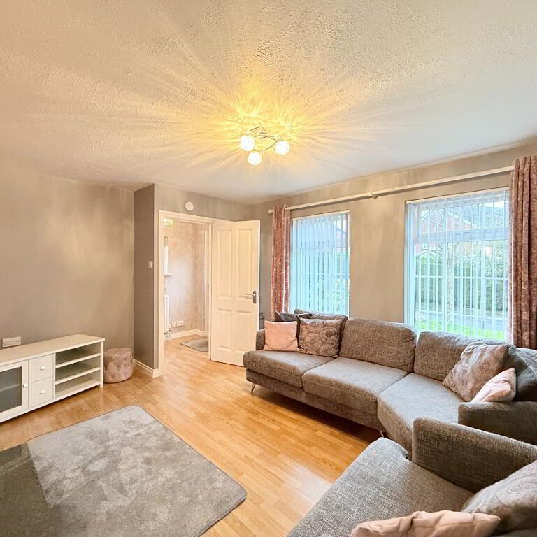 32 Oakglen, Antrim, BT41 1JR - Photo 1