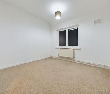 2 bedroom maisonette to rent - Photo 2