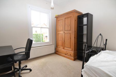 4 bedroom maisonette to rent - Photo 2
