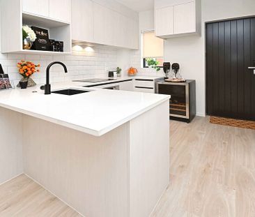 Modern 3.5 bedroom Townhouse in Flat Bush - Photo 4