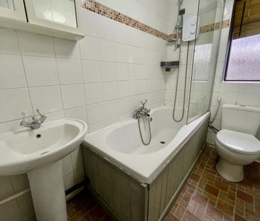 2 bedroom end of terrace house to rent - Photo 5