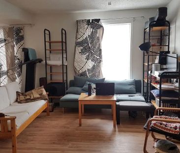 2 bed 1 bath near Brentwood and close to University of Calgary — 2 ... - Photo 1