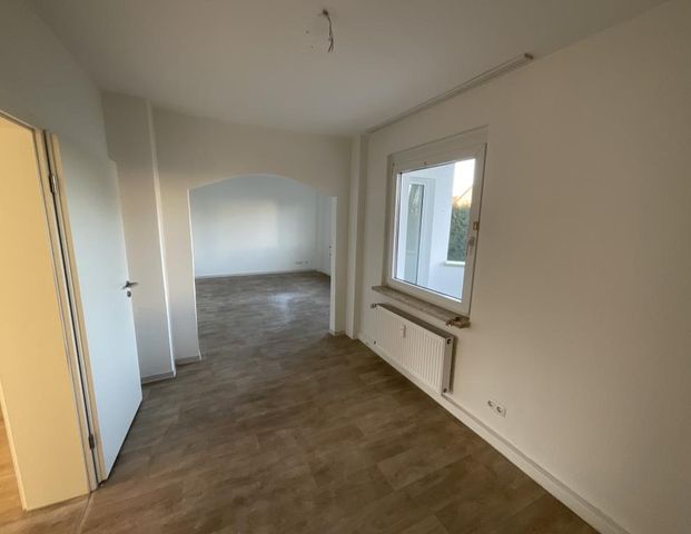 2-Zimmerwohnung in Herne Horsthausen mit neuem Boden, Tapeten und Balkon - Photo 1