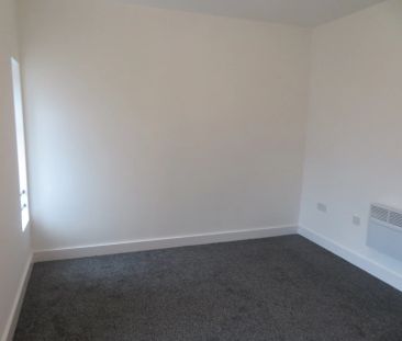 Excelsior Terrace, Littleborough, Rochdale, OL15 - Photo 2