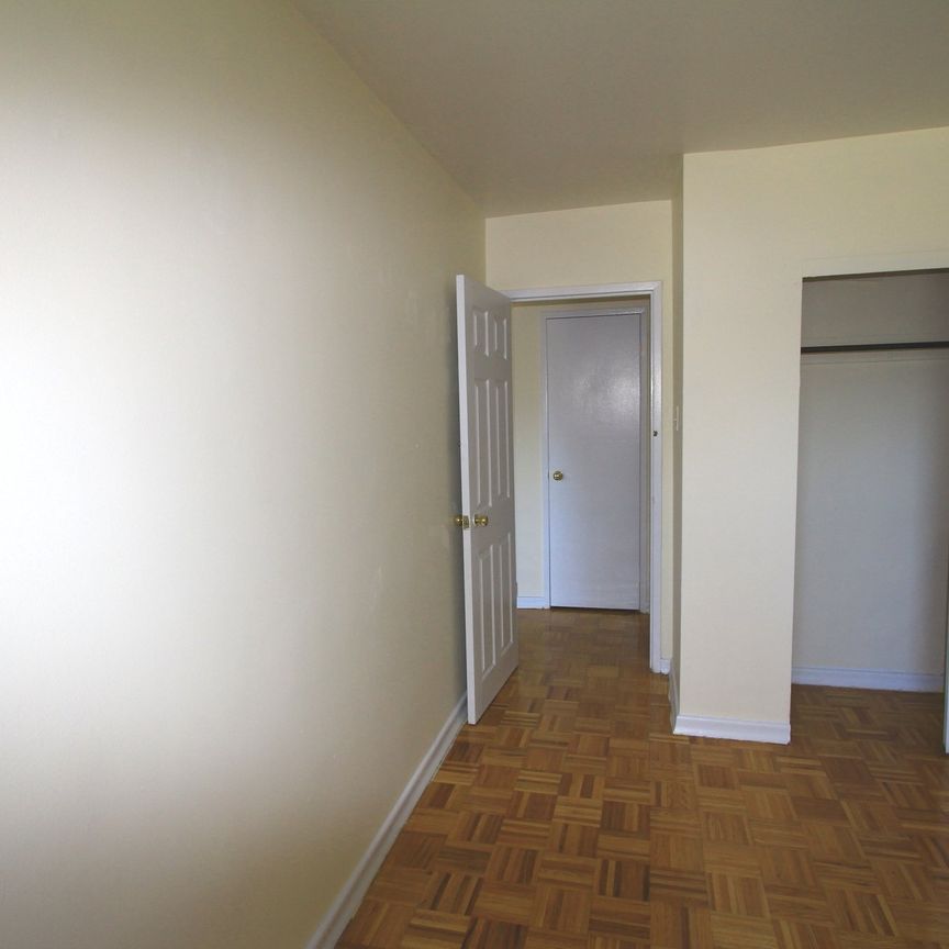 Lu Ray Apartments - Photo 1