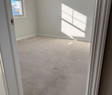 For Lease - 1059 Savoline Boulevard, Milton, Ontario - Photo 4