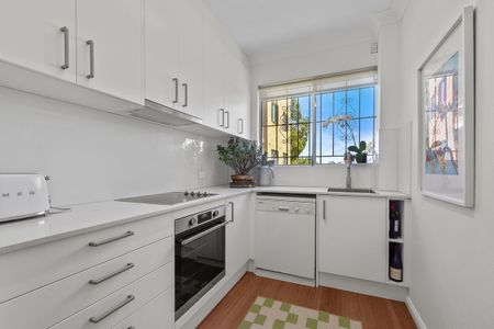 North-facing Luxury Garden Apartment in Bondi's quiet cul-de-sac - Photo 2
