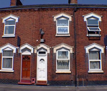 3 BEDROOM NEWLY REFURBISHED TERRACED HOUSE IN SHELTON, STOKE - Photo 1
