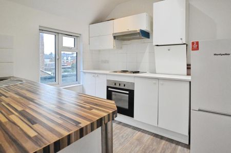 2 bedroom maisonette to rent - Photo 4