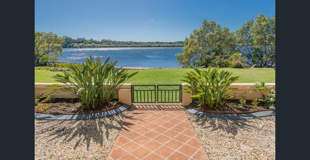 Stylish Townhouse with Beautiful North Creek Views - Photo 1