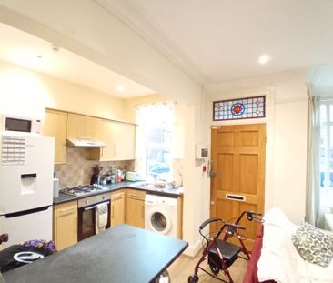 4 Bed - 47 Beechwood Mount, Burley, leeds - LS4 2NQ - Student - Photo 6