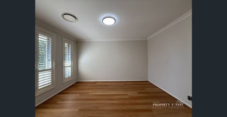 Stunning Family Home – Walking distance to The Ponds High School and Riverbank Public School - Photo 2