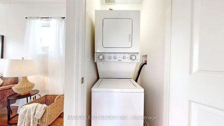 Detached Home For Lease | N9257154 - Photo 4