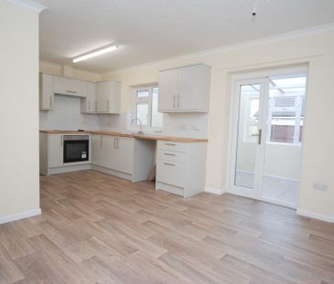 Saham Toney - Photo 4