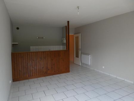 Location Appartement 1 pièce 32m² CHATEAUBRIANT 44110 - Photo 2