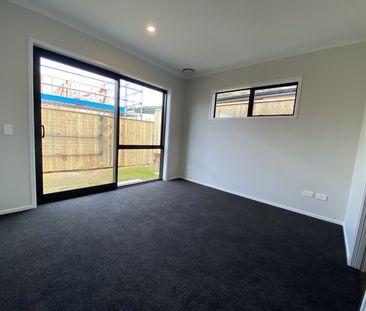 68 Hokioi Drive, Kenepuru - Photo 2