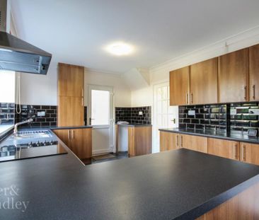 3 bedroom end of terrace house to rent - Photo 5