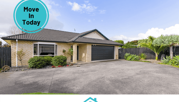 Spacious 4-Bedroom Family Home with Ensuite & Two Living Areas - Photo 1