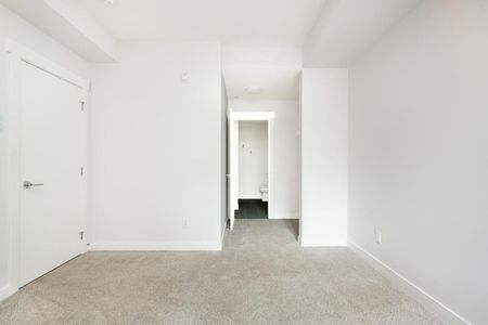 Modern Ground Floor Unit - Photo 4