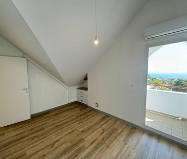 A LOUER - Sainte-Clotilde - Appartement T4 refait à neuf à La Bretagne avec vue mer - Photo 1